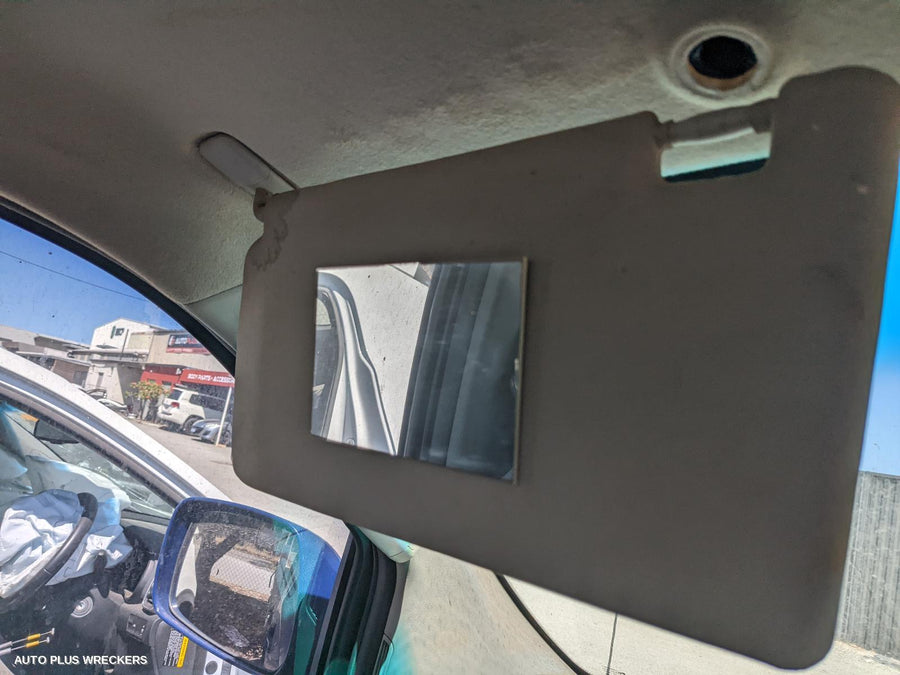 2009 Nissan Navara Sunvisor