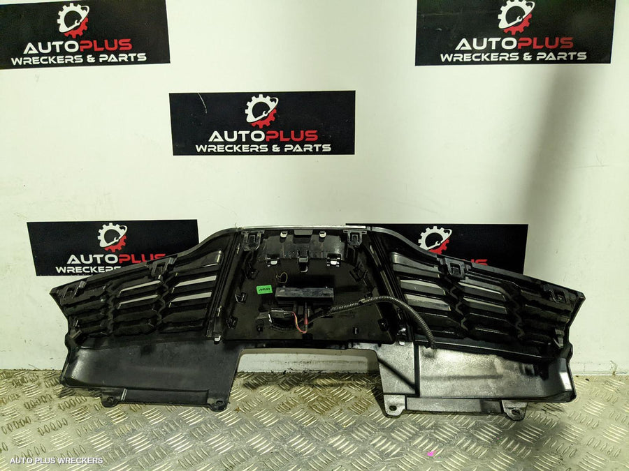 2013 NISSAN DUALIS GRILLE