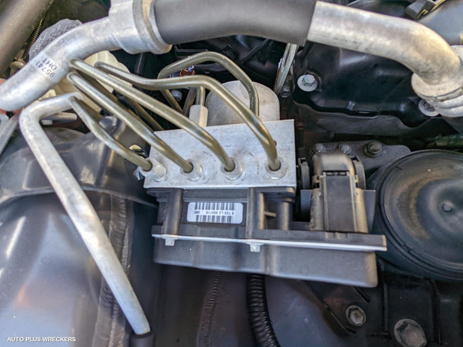 2010 Suzuki Kizashi Left Taillight