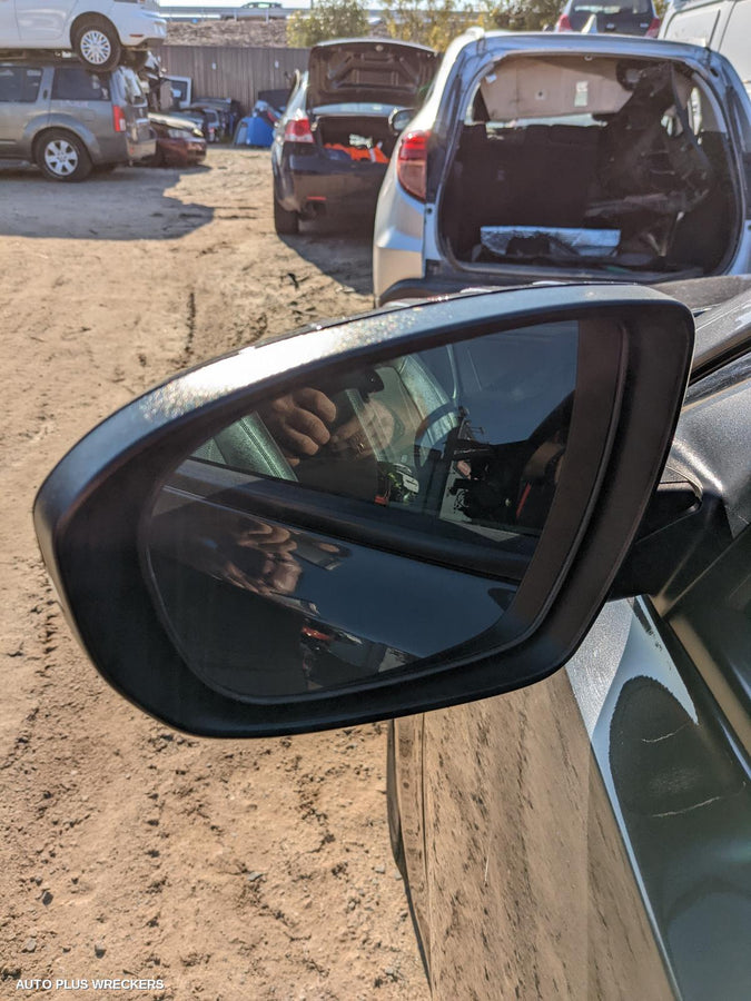 2013 Kia Optima Left Front Door