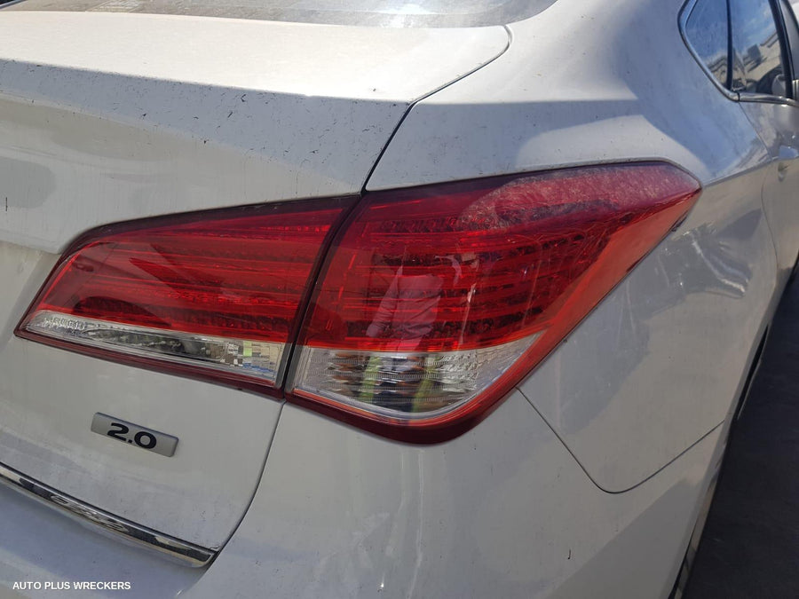 2013 Hyundai I40 Rear Garnish