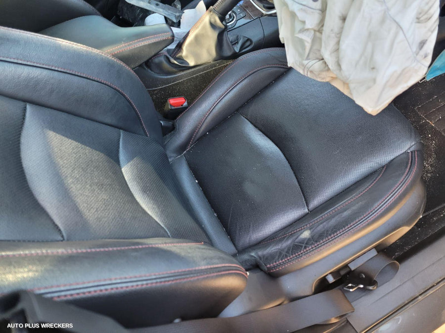 2016 Mazda 3 Right Front Door Window