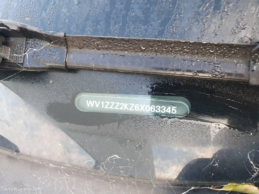 2006 Volkswagen Caddy Right Taillight