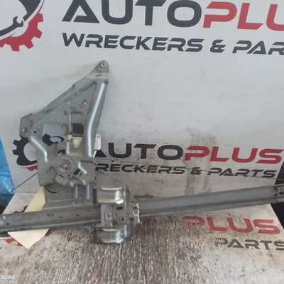 2007-2017 Volkswagen Crafter Right Front Window Reg Motor