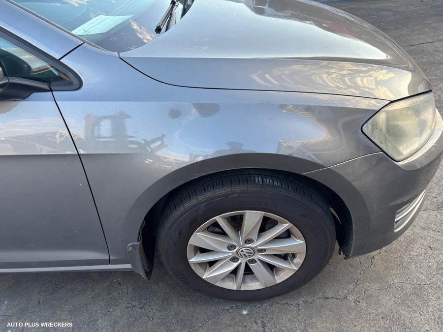 2014 Volkswagen Golf Right Headlamp