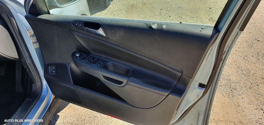 2006 Volkswagen Passat Left Rear Door Sliding