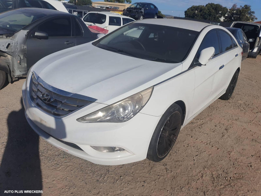 2010-2014 Hyundai I45 Right Front Door Window