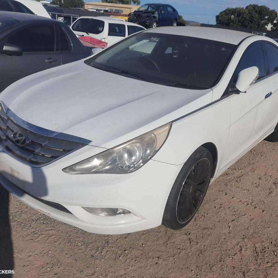 2010-2014 Hyundai I45 Right Front Door Window