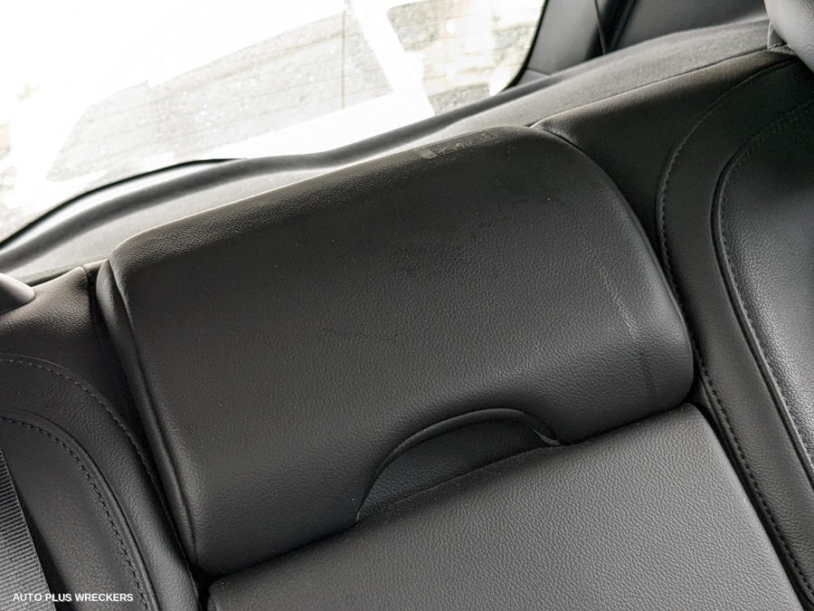 2018 Volvo S40 Left Front Door Window