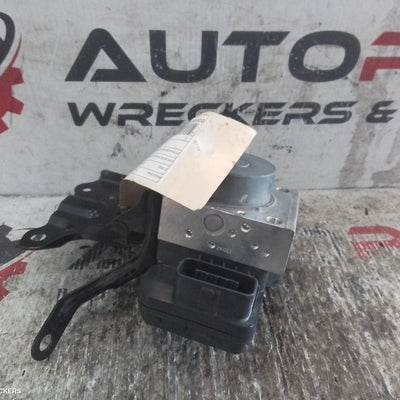 2011-2019 Toyota Yaris Abs Pump Modulator