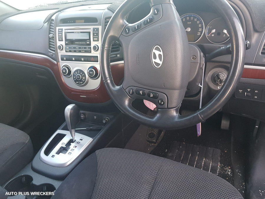 2006 Hyundai Santa Fe Rear Garnish