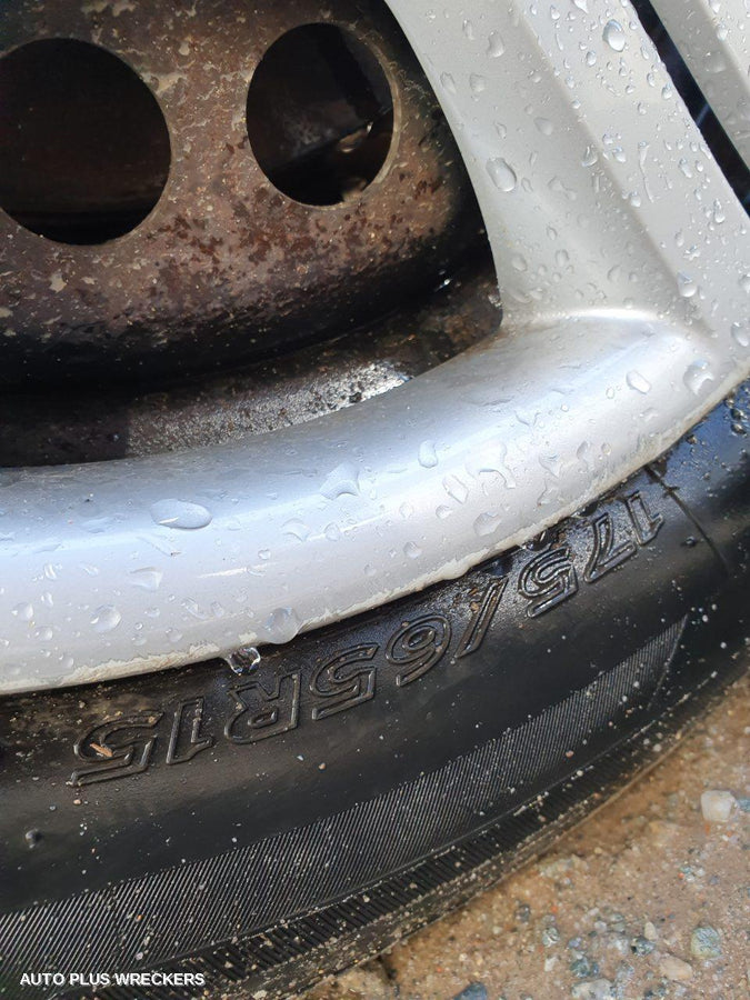 2010 HONDA CITY DOOR HANDLE