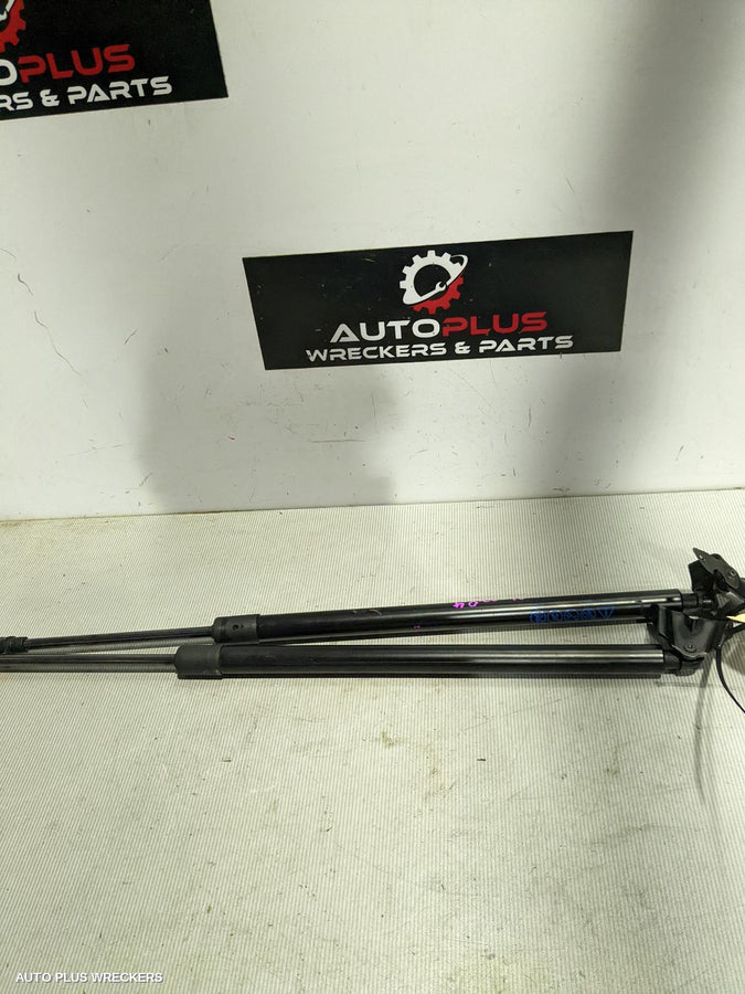 2022 Mazda Cx30 Hatch Strut