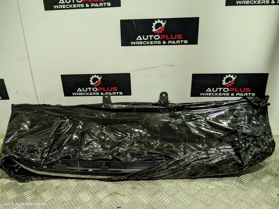 2012 Toyota Hilux Grille