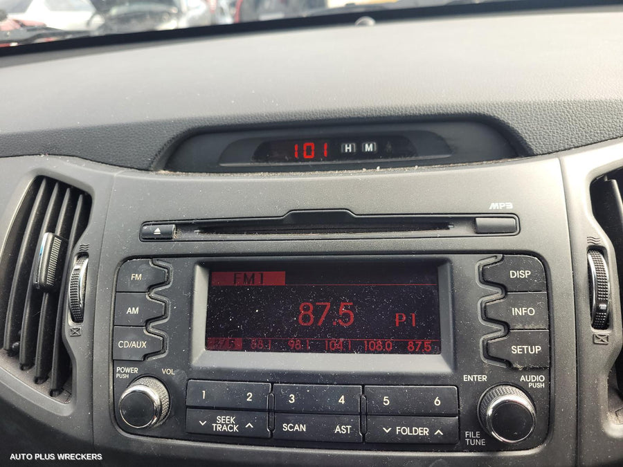 2010 Kia Sportage Left Taillight