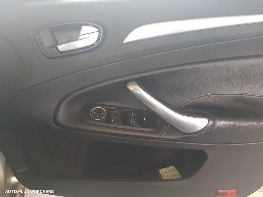 2008 FORD MONDEO REAR GARNISH