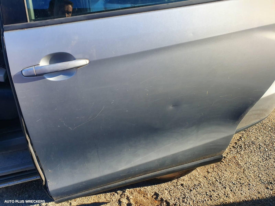 2007 Toyota Tarago Right Taillight