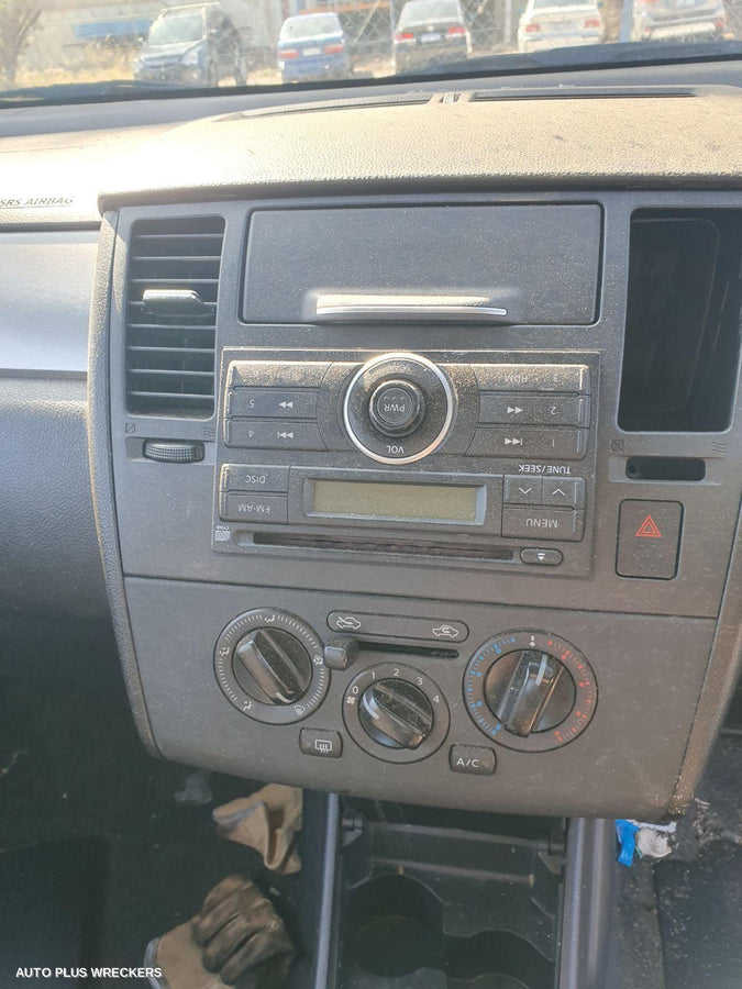 2006 Nissan Tiida Grille
