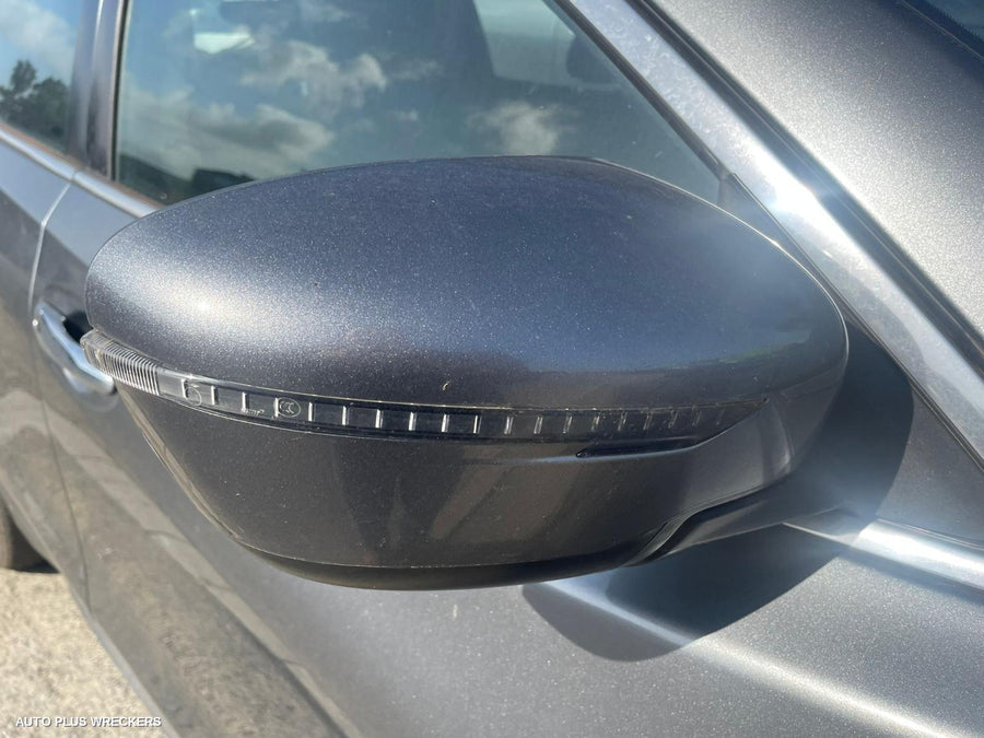 2021 Nissan Xtrail Left Front Door Window