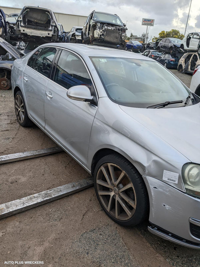 2006-2011 Volkswagen Jetta Left Door Mirror