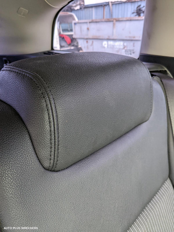 2013 Holden Commodore Left Front Hub Assembly