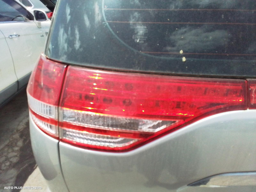 2006 Toyota Tarago Left Taillight