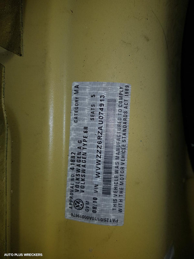 2010 Volkswagen Polo Left Taillight