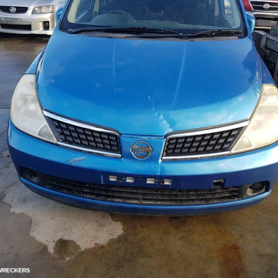 2006 Nissan Tiida Right Front Door Window