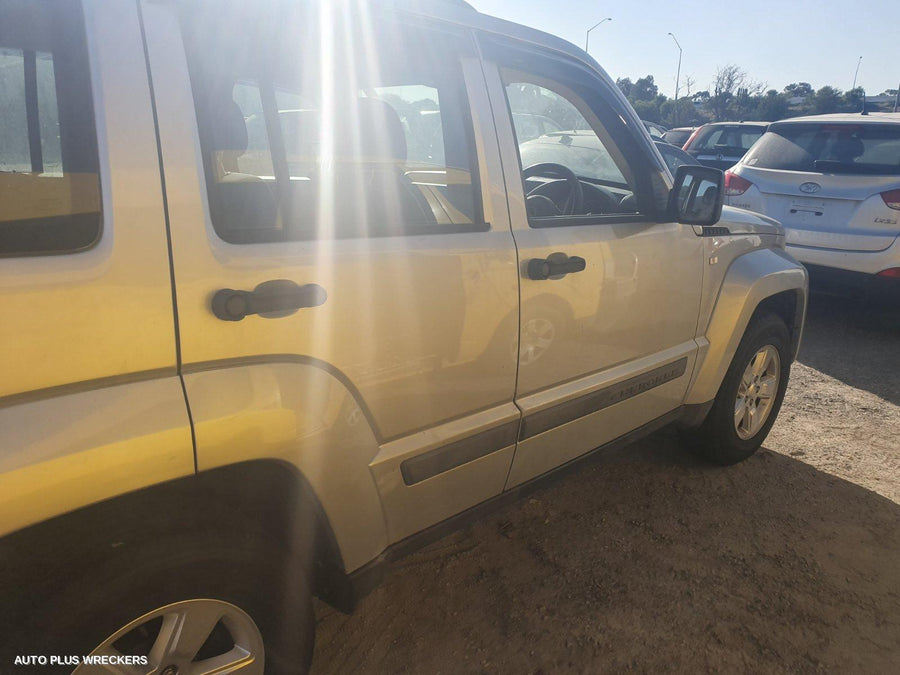 2012 Jeep Cherokee Left Guard