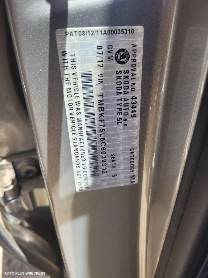 2012 Skoda Yeti Left Door Mirror