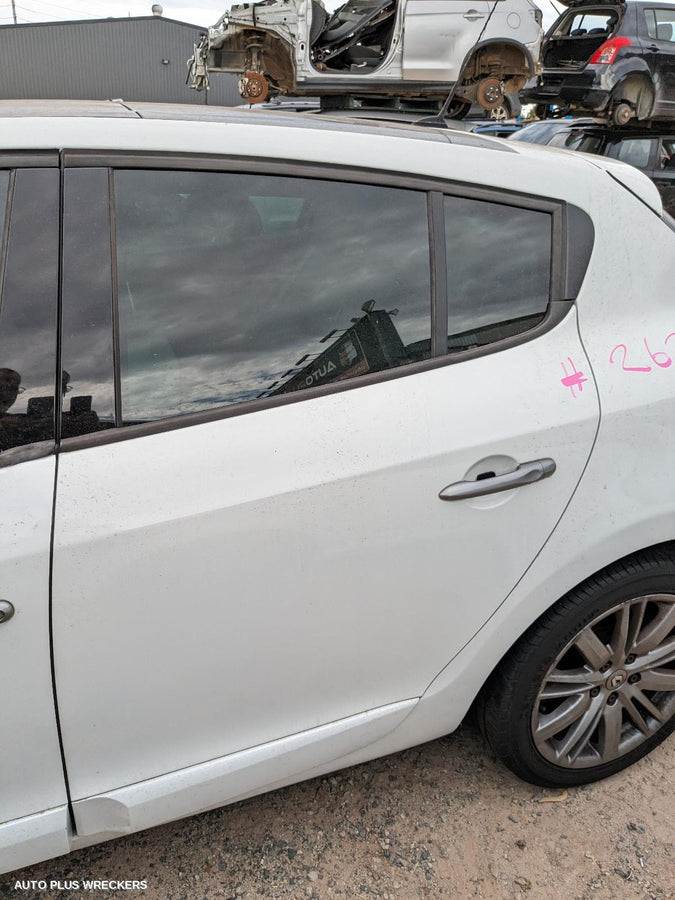 2013 Renault Megane Left Rear Door Sliding