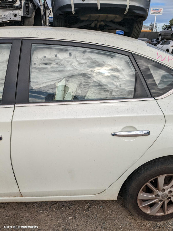 2015 NISSAN PULSAR LEFT REAR DOOR SLIDING