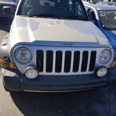 2005 Jeep Cherokee Left Front Door
