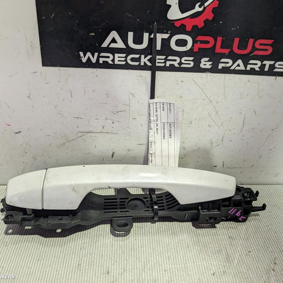 2021-2026 Mitsubishi Outlander Door Handle