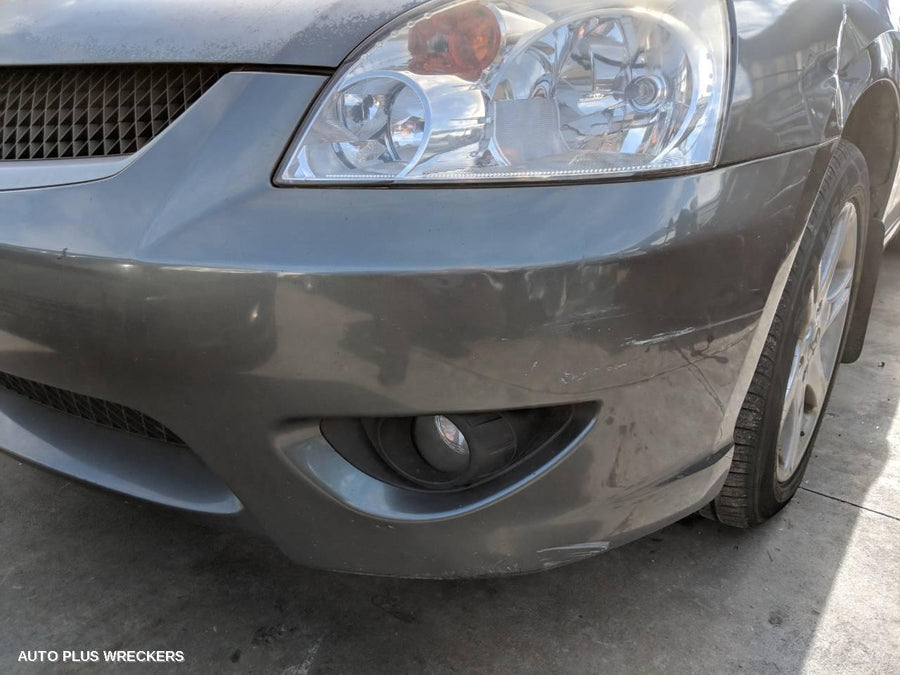 2007 Mitsubishi 380 Right Front Door