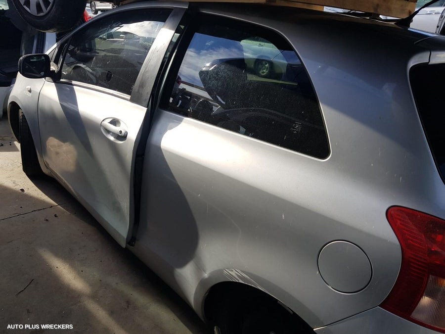 2006 Toyota Yaris Door Handle