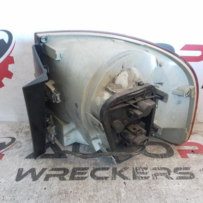 2004 Volkswagen Touareg Left Taillight