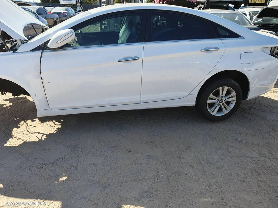 2011 HYUNDAI I45 DOOR HANDLE