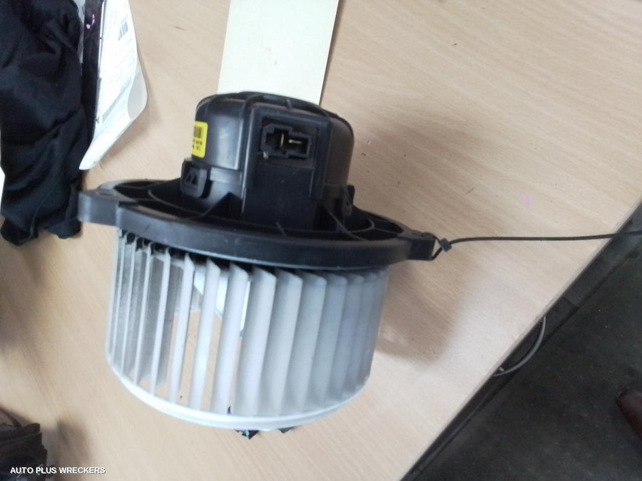 2017 Kia Sorento Heater Fan Motor