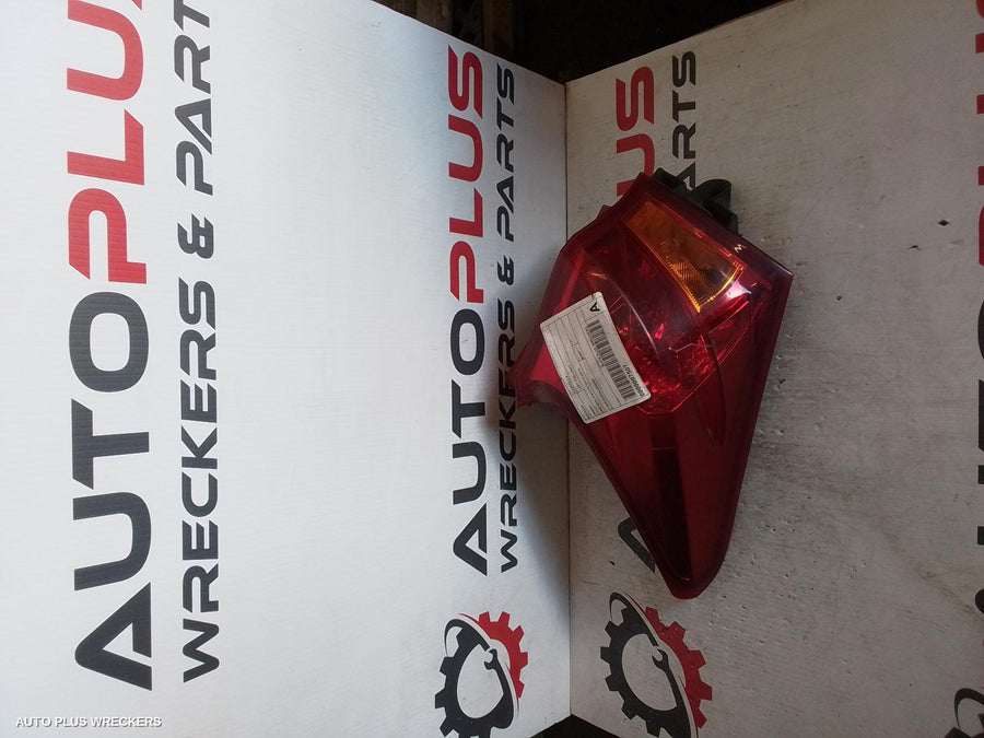 2013 TOYOTA COROLLA LEFT TAILLIGHT