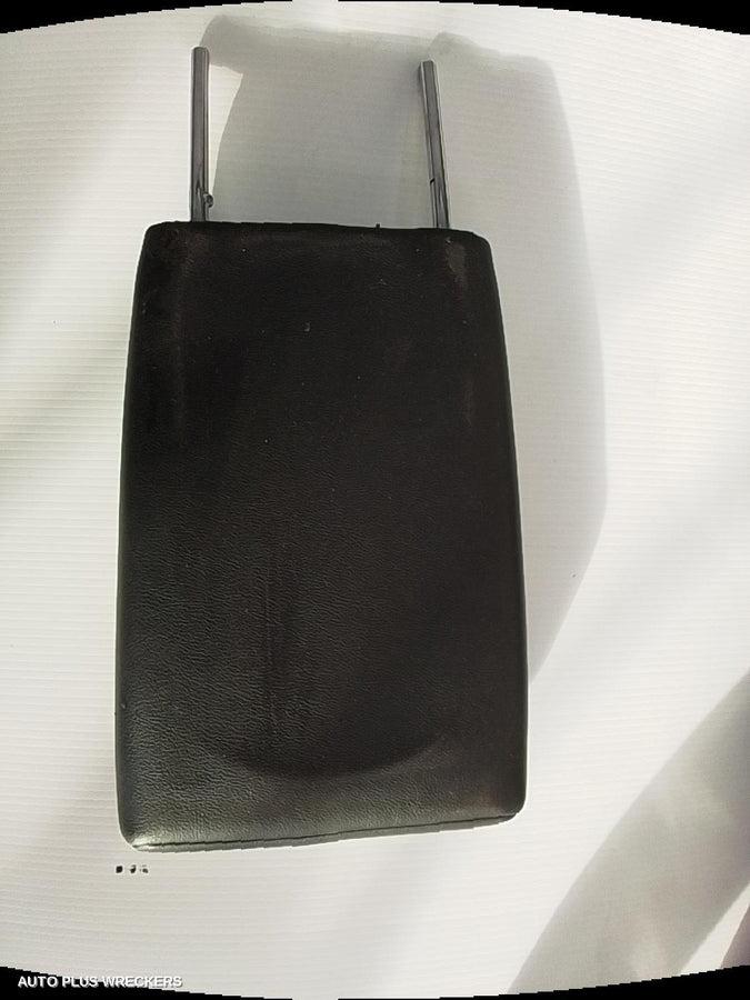 2006-2014 Mitsubishi Pajero Headrest