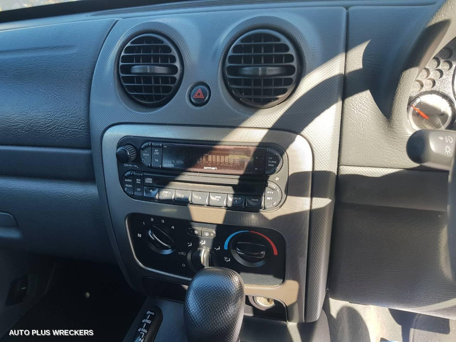 2005 Jeep Cherokee Left Front Door