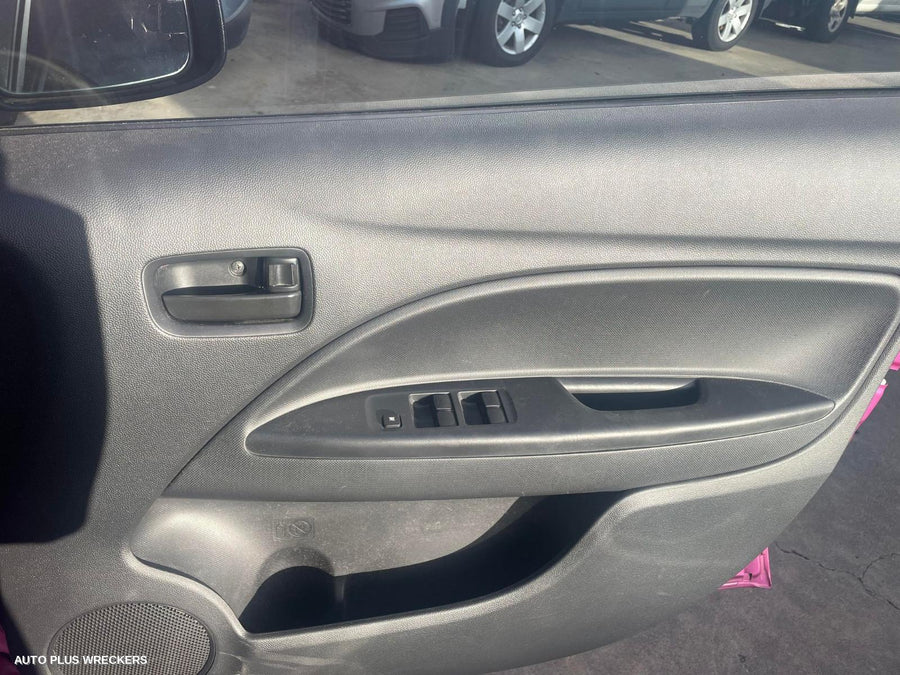 2015 Mitsubishi Mirage Left Front Door Window