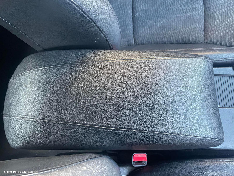 2011 Hyundai I45 Right Guard