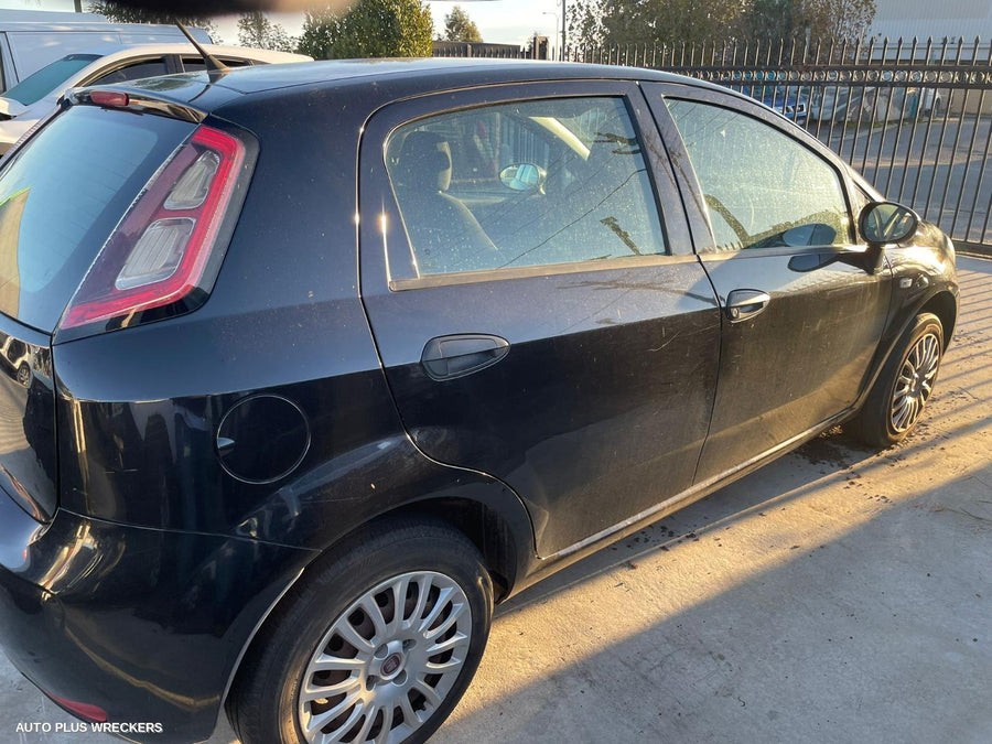 2013-2015 Fiat Punto Right Front Door Window