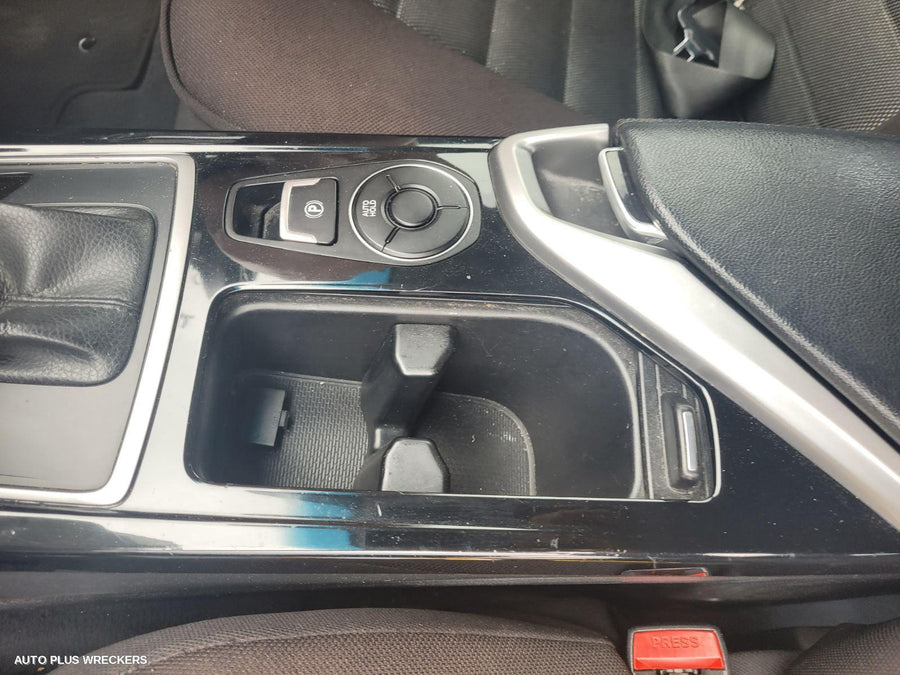 2011 Hyundai I40 Left Front Door