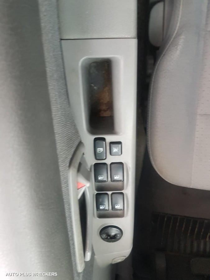 2006 Kia Sorento Left Headlamp