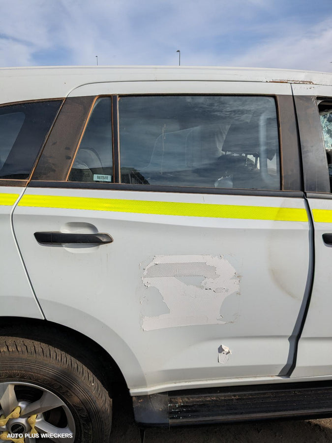 2023 Isuzu Mu-x Rear Garnish