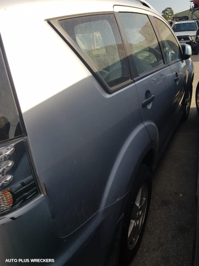 2010 Mitsubishi Outlander Rear Bumper