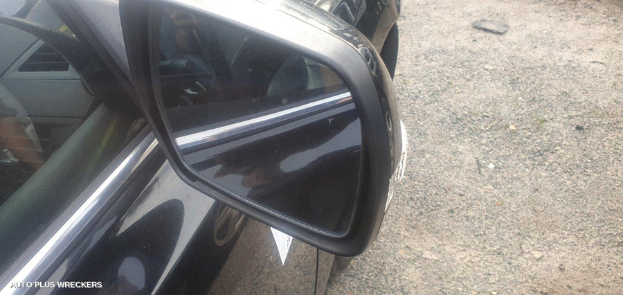 2010 SUBARU LIBERTY DOOR HANDLE